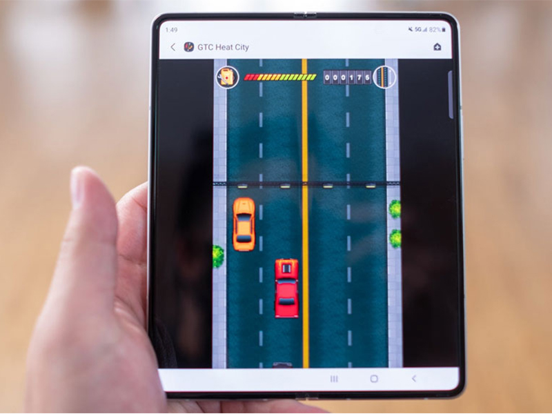 D&ugrave;ng Samsung Galazy Z Fold3 chơi game